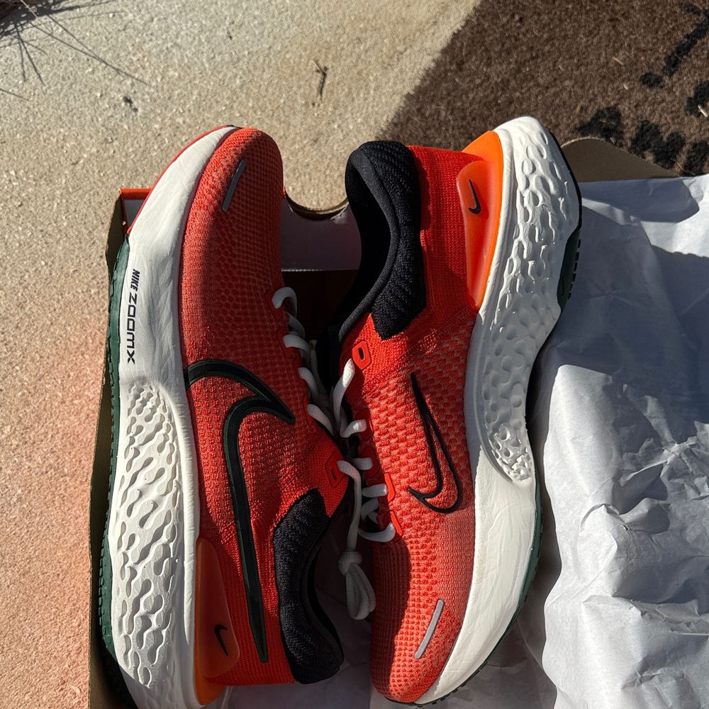 HURRICANES NIKE ZOOMX - Picture 6 of 9